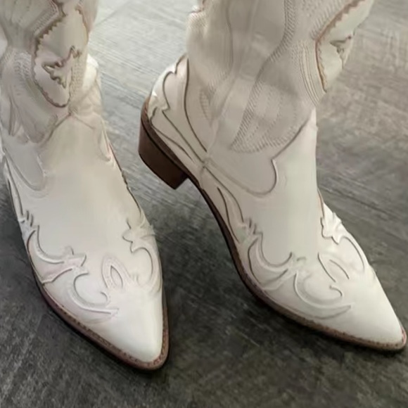 NWT Women’s Cowboy Boots - Picture 6 of 7